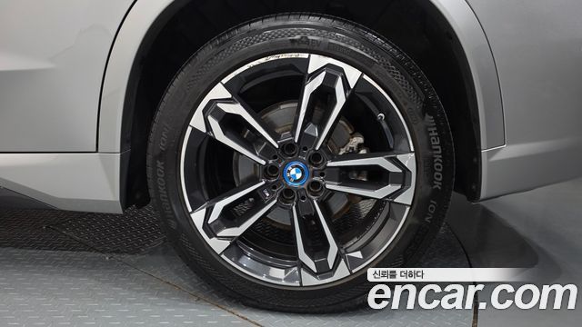 BMW iX1 2023 — photo 7
