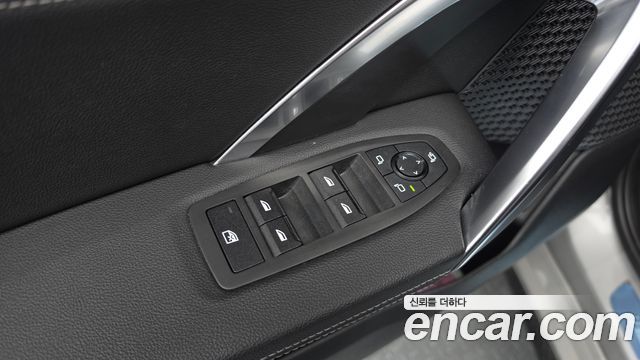 BMW iX1 2023 — photo 28