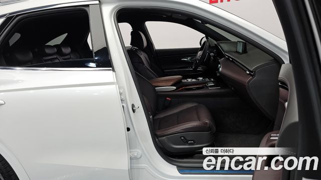 Genesis GV70 2024 — photo 16