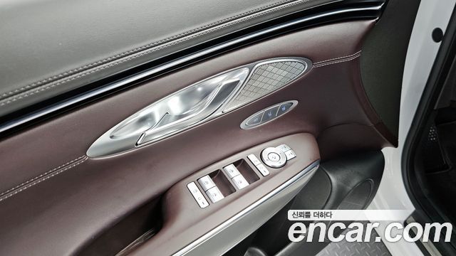 Genesis GV70 2024 — photo 27