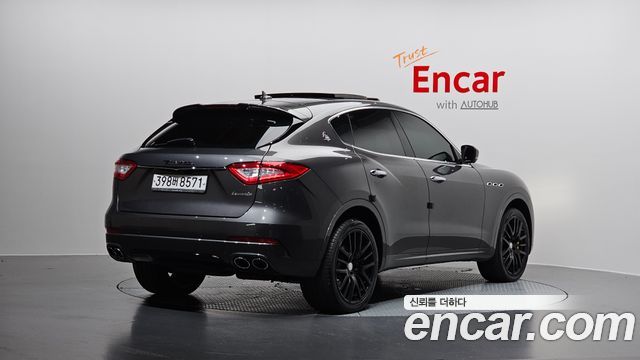 Maserati Levante 2017 — photo 2