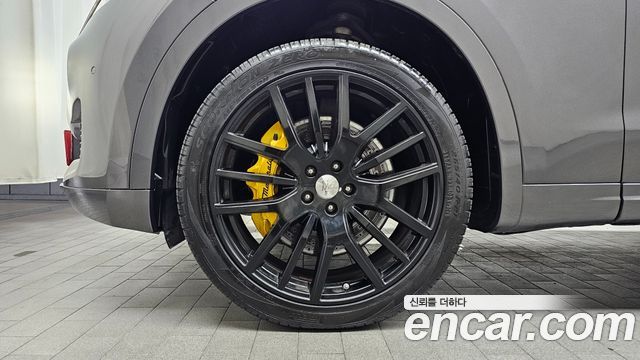 Maserati Levante 2017 — photo 5
