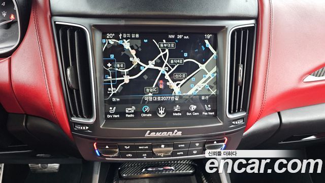 Maserati Levante 2017 — photo 13