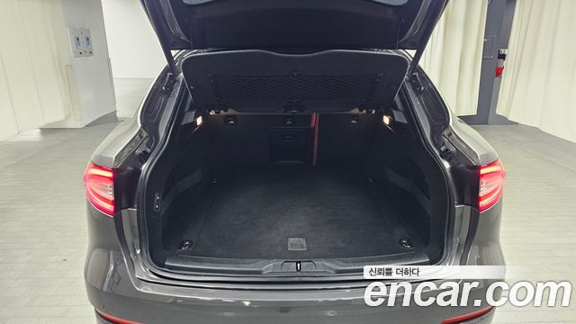 Maserati Levante 2017 — photo 20