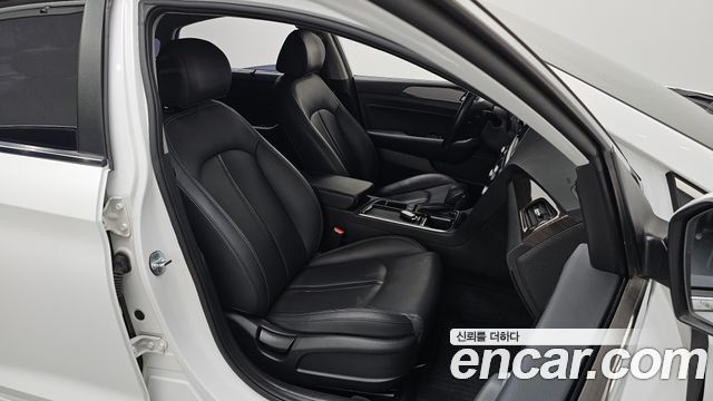 Hyundai Sonata 2018 — photo 17