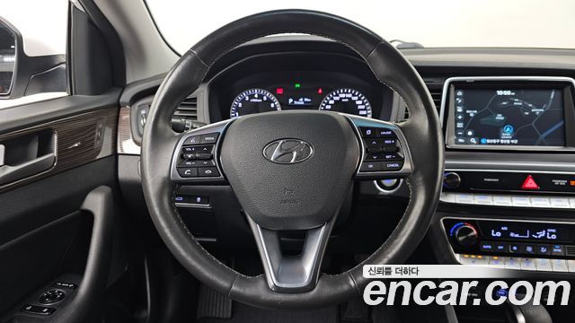 Hyundai Sonata 2018 — photo 19