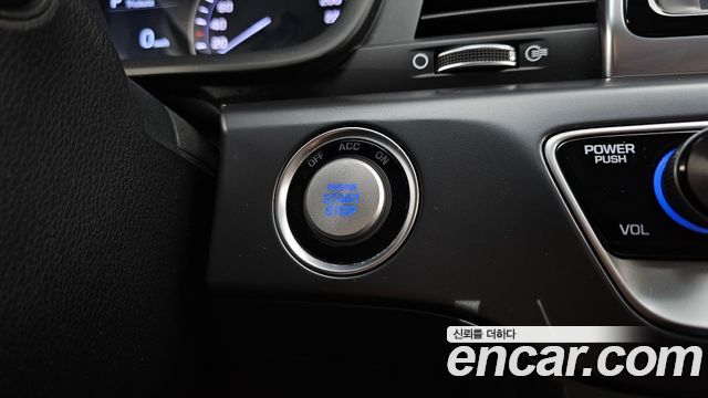 Hyundai Sonata 2018 — photo 28