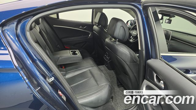Genesis G70 2019 — photo 17