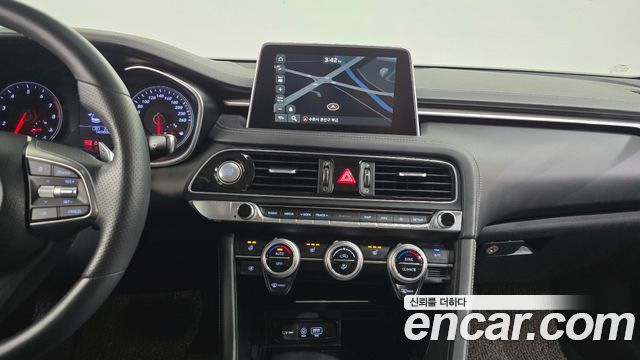 Genesis G70 2019 — photo 20