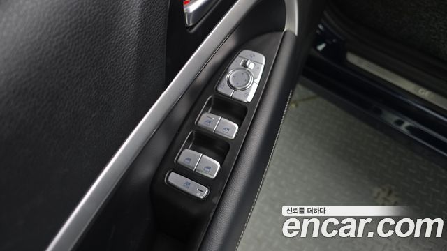 Genesis G70 2019 — photo 23