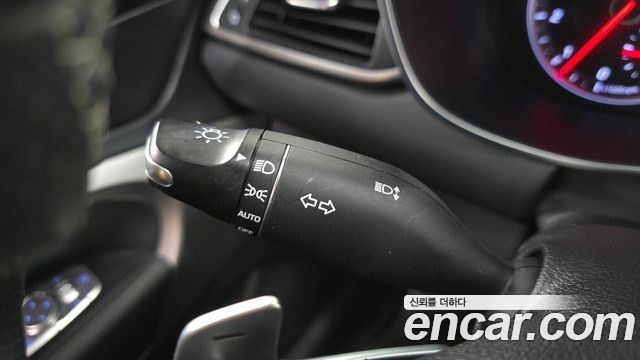 Genesis G70 2019 — photo 24