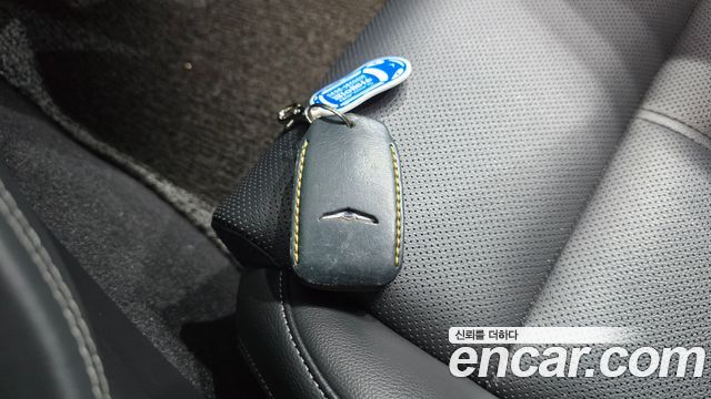 Genesis G70 2019 — photo 27
