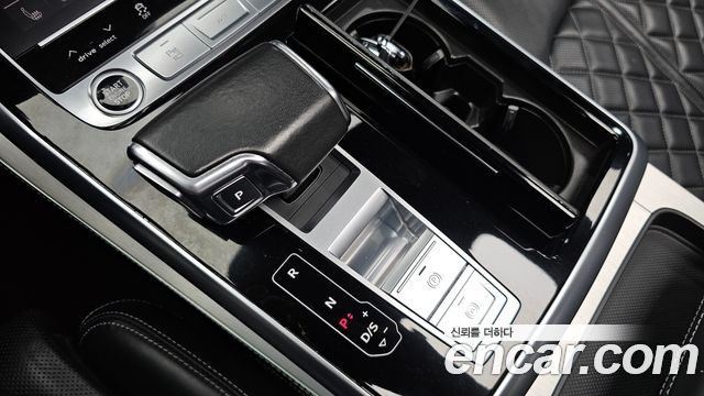 Audi Q8 2021 — photo 9