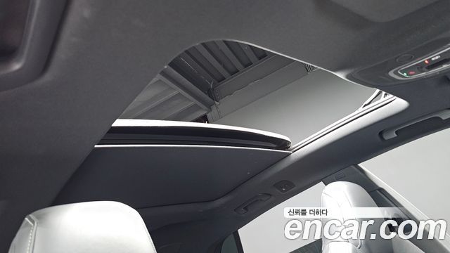 Audi Q8 2021 — photo 19