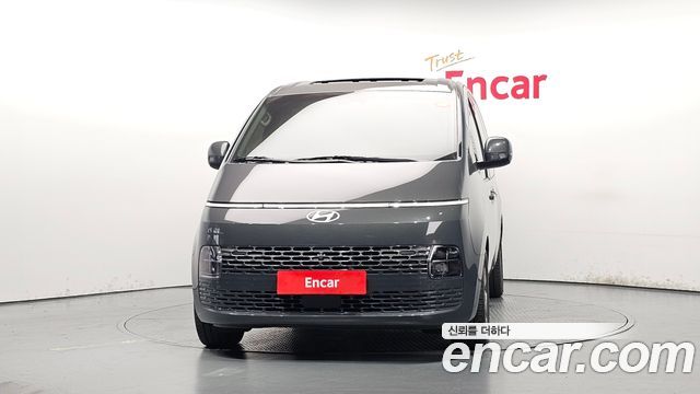 Hyundai Staria 2025 — photo 3