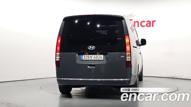 Hyundai Staria 2025 — photo 4