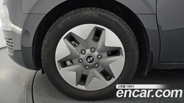 Hyundai Staria 2025 — photo 5