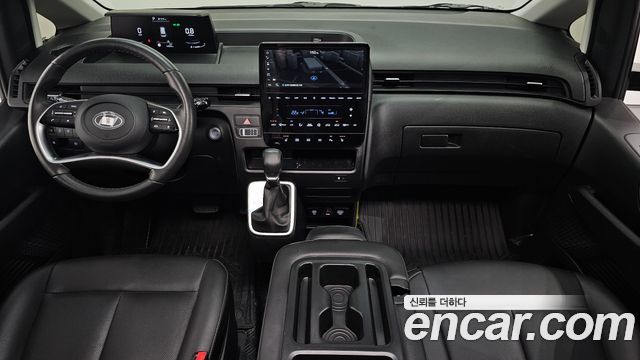 Hyundai Staria 2025 — photo 7