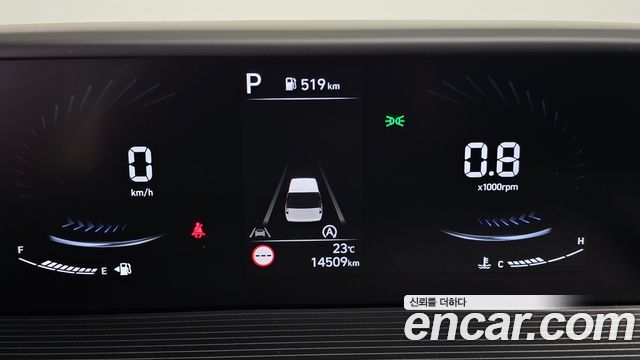 Hyundai Staria 2025 — photo 8