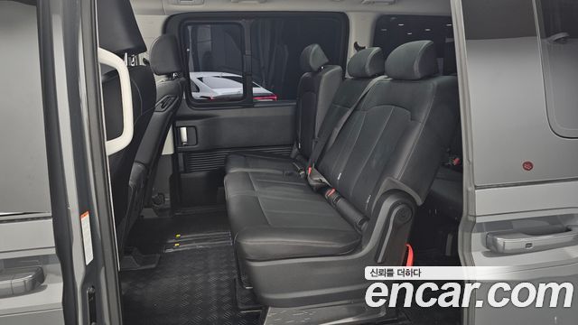 Hyundai Staria 2025 — photo 12