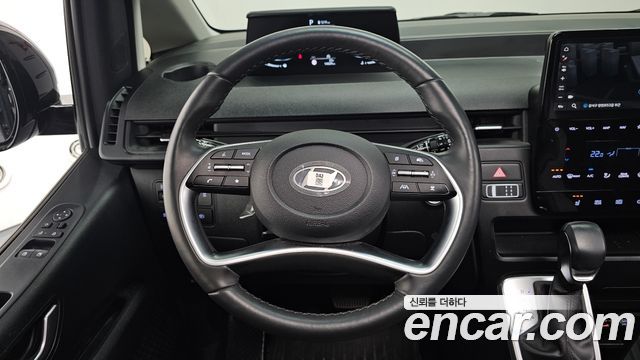 Hyundai Staria 2025 — photo 13