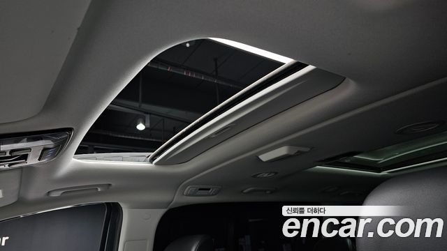 Hyundai Staria 2025 — photo 19