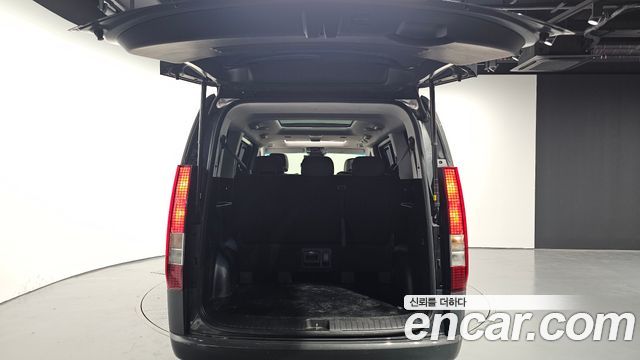 Hyundai Staria 2025 — photo 20