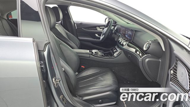 Mercedes-Benz CLS-Class 2019 — photo 16