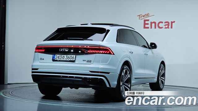 Audi Q8 2023 — photo 2