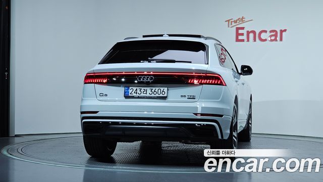 Audi Q8 2023 — photo 4
