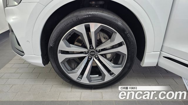 Audi Q8 2023 — photo 5