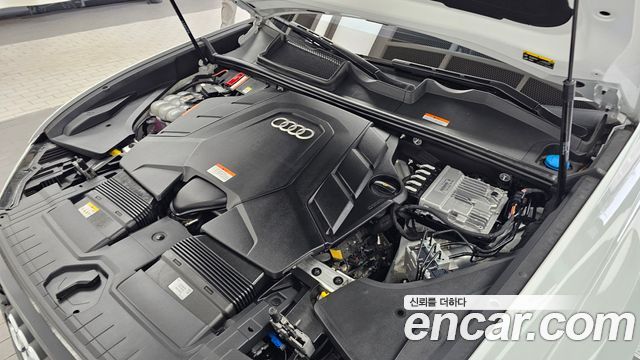 Audi Q8 2023 — photo 6
