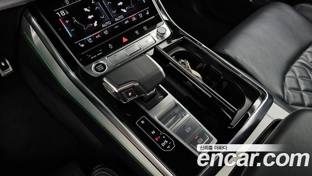 Audi Q8 2023 — photo 12