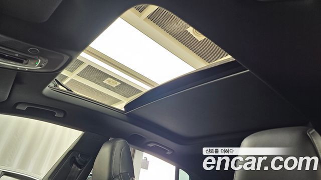 Audi Q8 2023 — photo 24