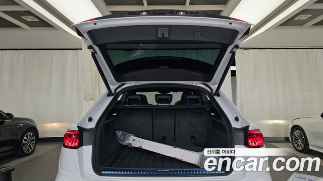 Audi Q8 2023 — photo 26