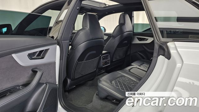 Audi Q8 2023 — photo 16