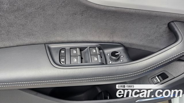 Audi Q8 2023 — photo 29
