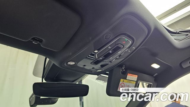 Audi Q8 2023 — photo 31