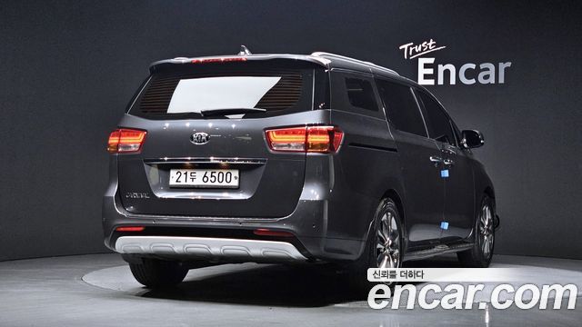 Kia Canival 2018 — photo 2