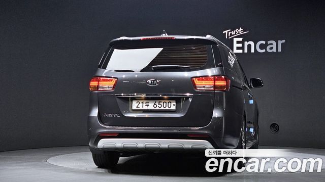 Kia Canival 2018 — photo 4