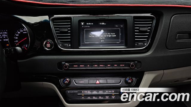 Kia Canival 2018 — photo 14