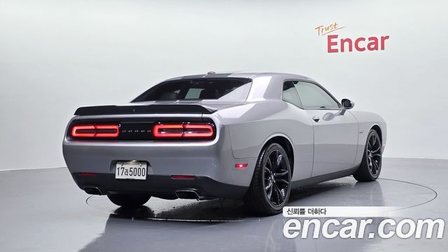Dodge Challenger 2017 — photo 2