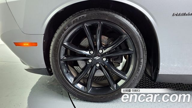Dodge Challenger 2017 — photo 5