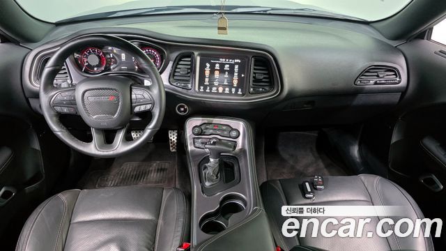 Dodge Challenger 2017 — photo 10
