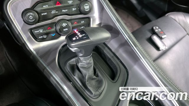 Dodge Challenger 2017 — photo 12