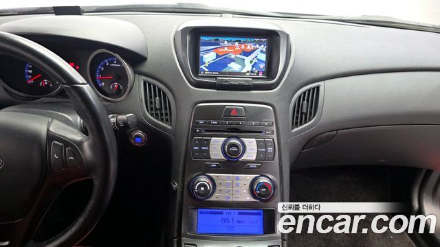 Hyundai Genesis 2009 — photo 13