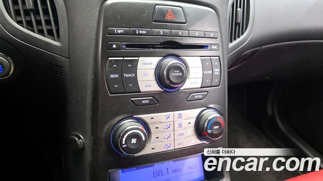 Hyundai Genesis 2009 — photo 16