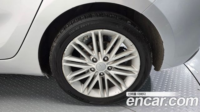 Kia Carens 2017 — photo 5