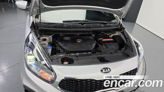 Kia Carens 2017 — photo 6