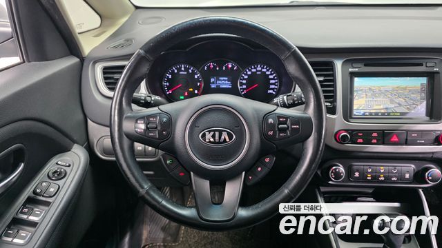 Kia Carens 2017 — photo 13